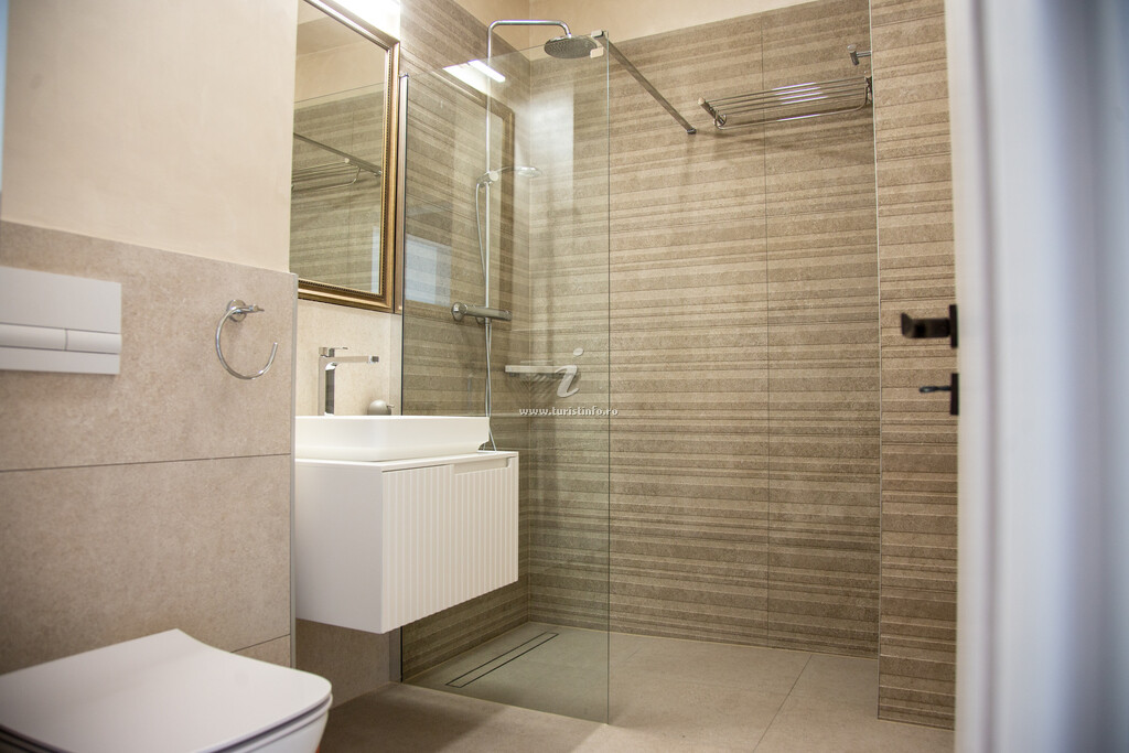 Tâmpaview Aparthotel