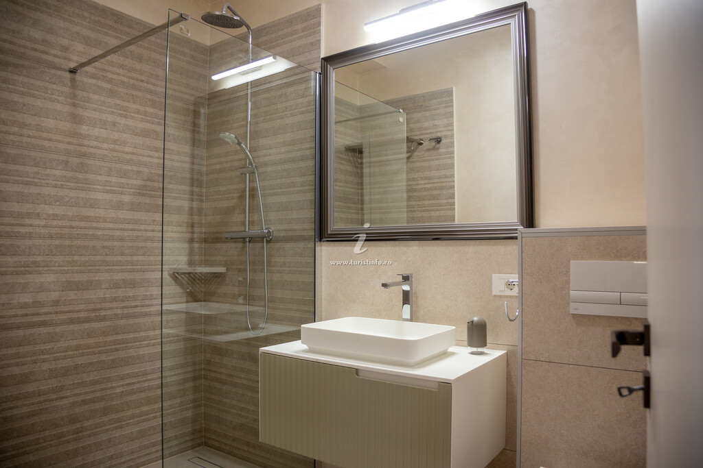 Tâmpaview Aparthotel