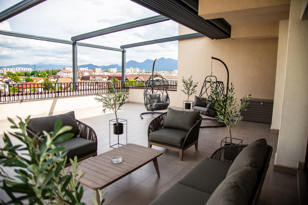 Tâmpaview Aparthotel