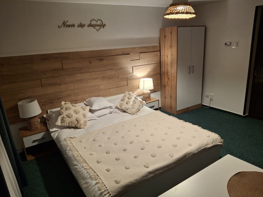 Pensiunea Casa Dorneană