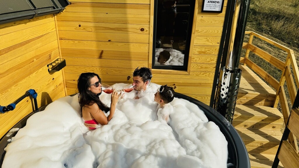 IezerVenture Cabins