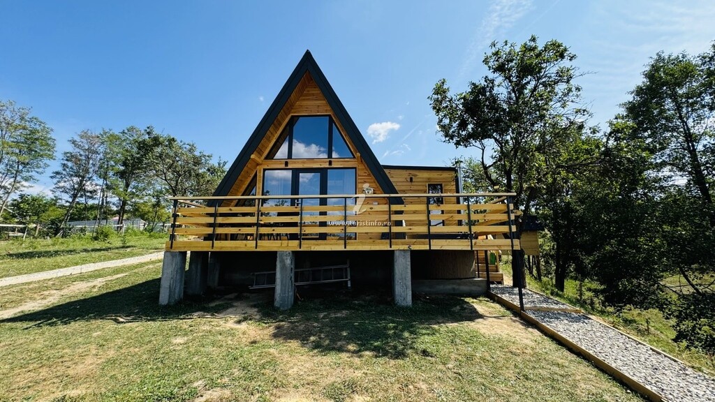 IezerVenture Cabins