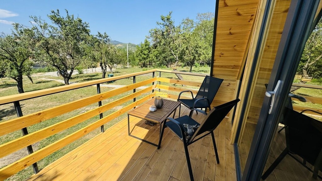 IezerVenture Cabins