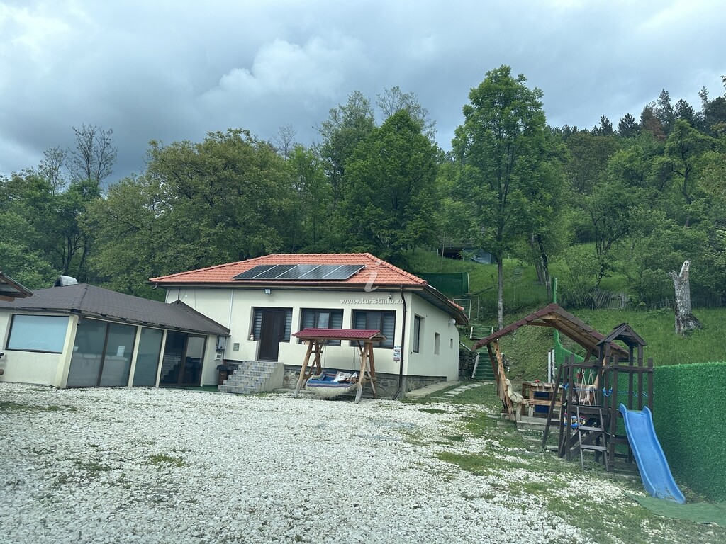 Casa Lupilor Transfăgărășan