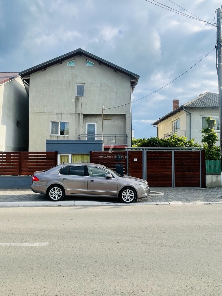 Camere de închiriat Casa Robin