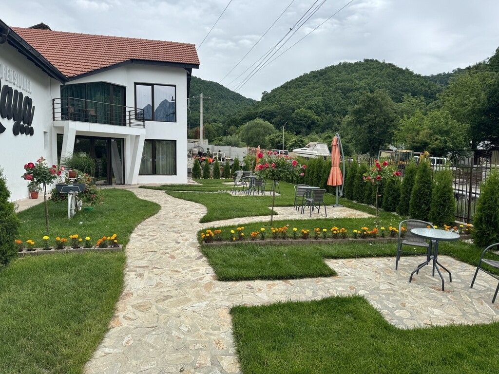 Pensiunea Raya