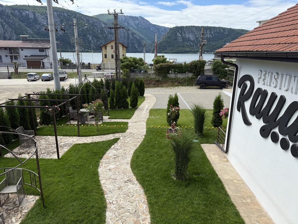 Pensiunea Raya
