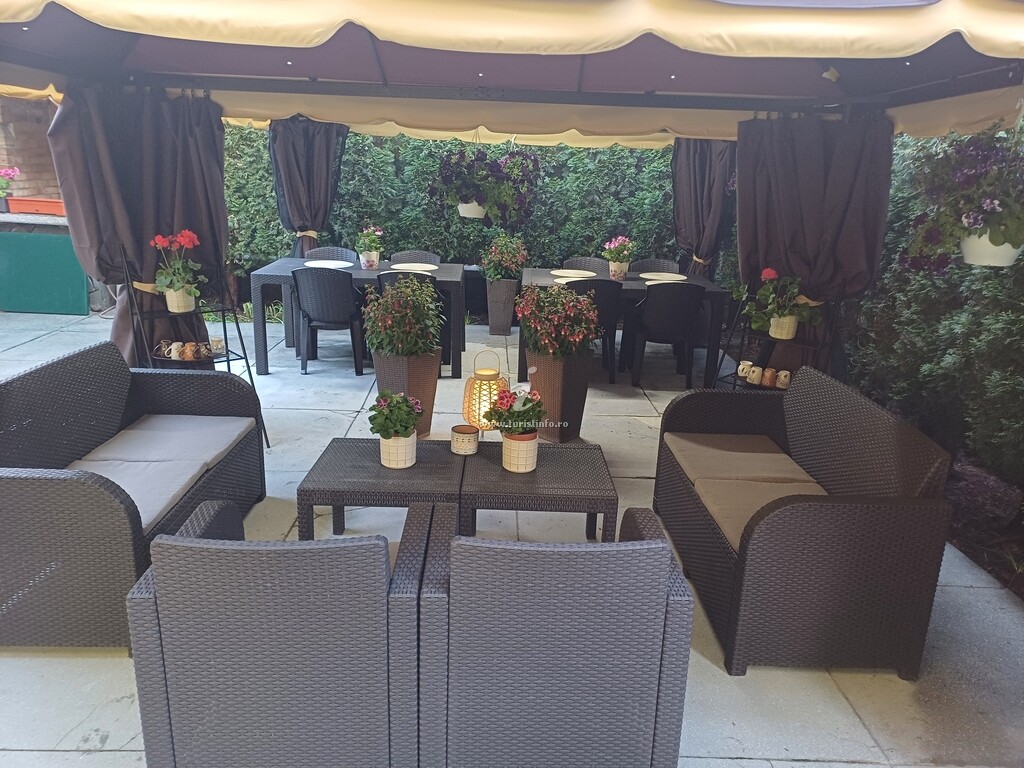 Vila turistica Casa Galbenă