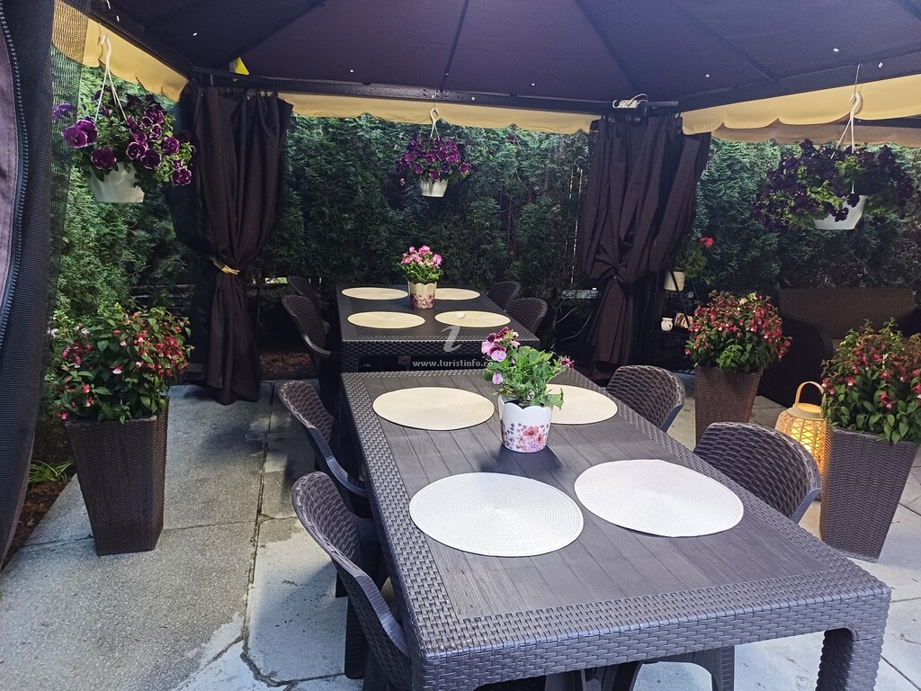 Vila turistica Casa Galbenă