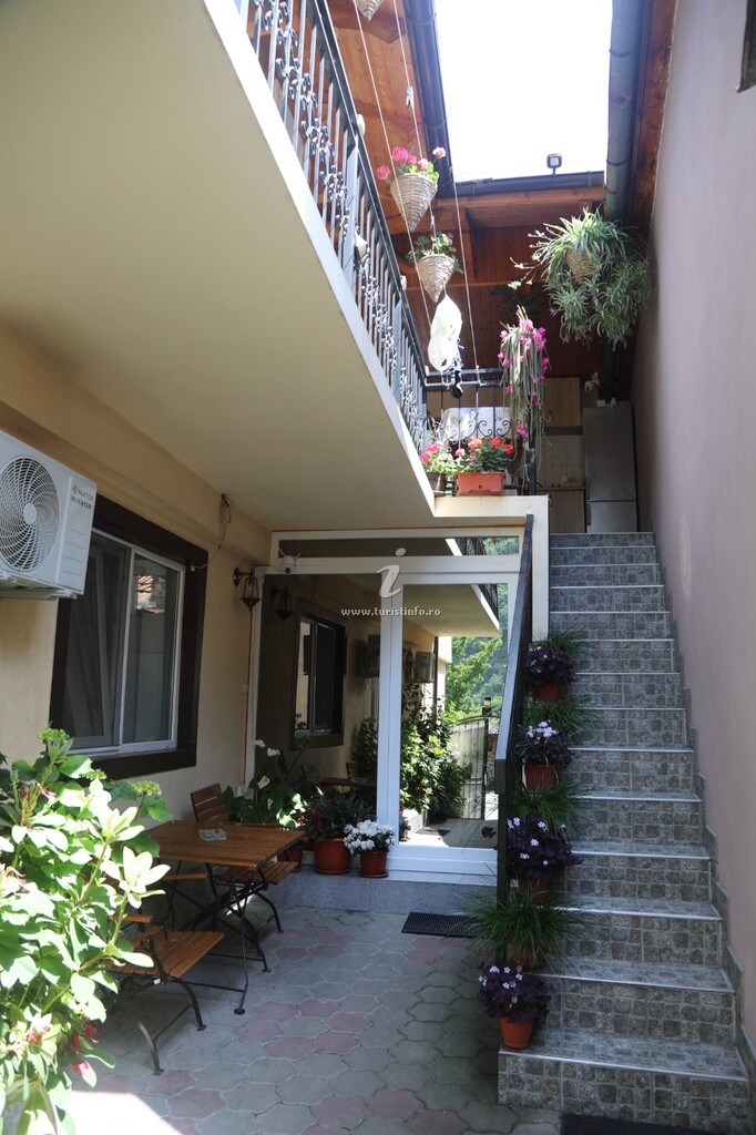 Casa cu Flori
