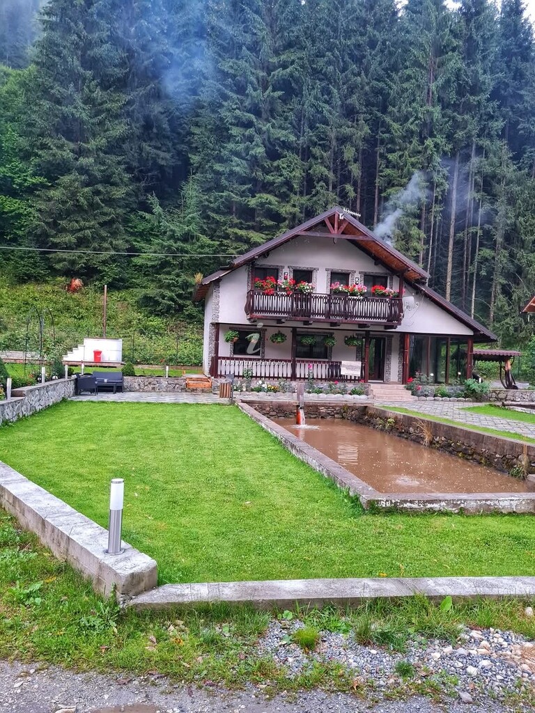 La Poalele Giumalăului