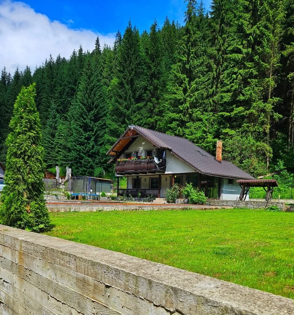 La Poalele Giumalăului