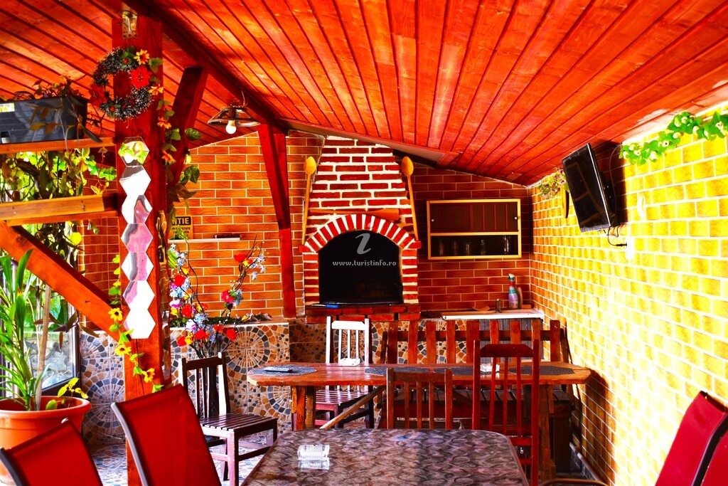 Casa Peștera Ponicova