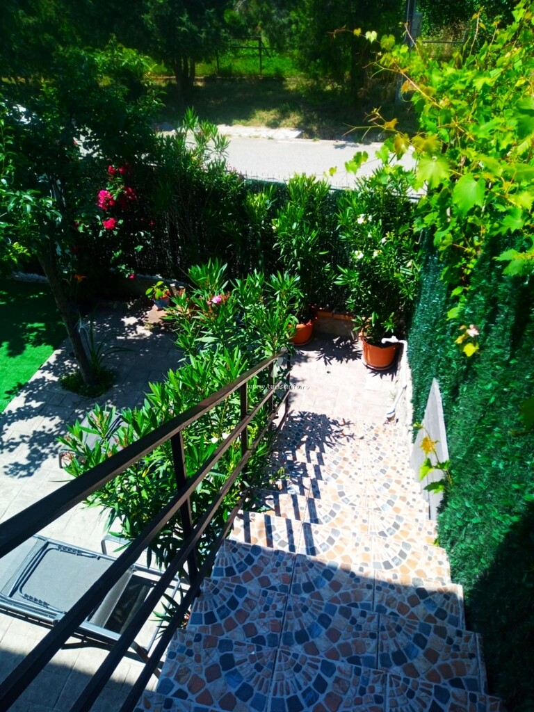 Casa Peștera Ponicova