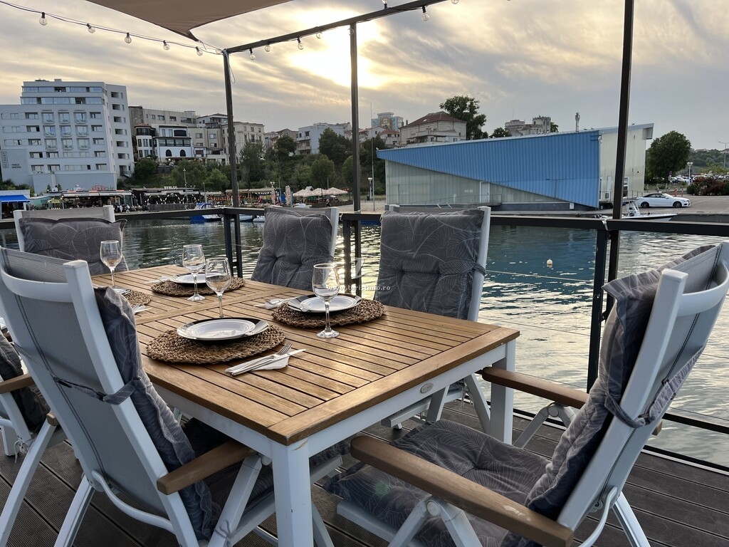 Casa Plutitoare Seaesta
