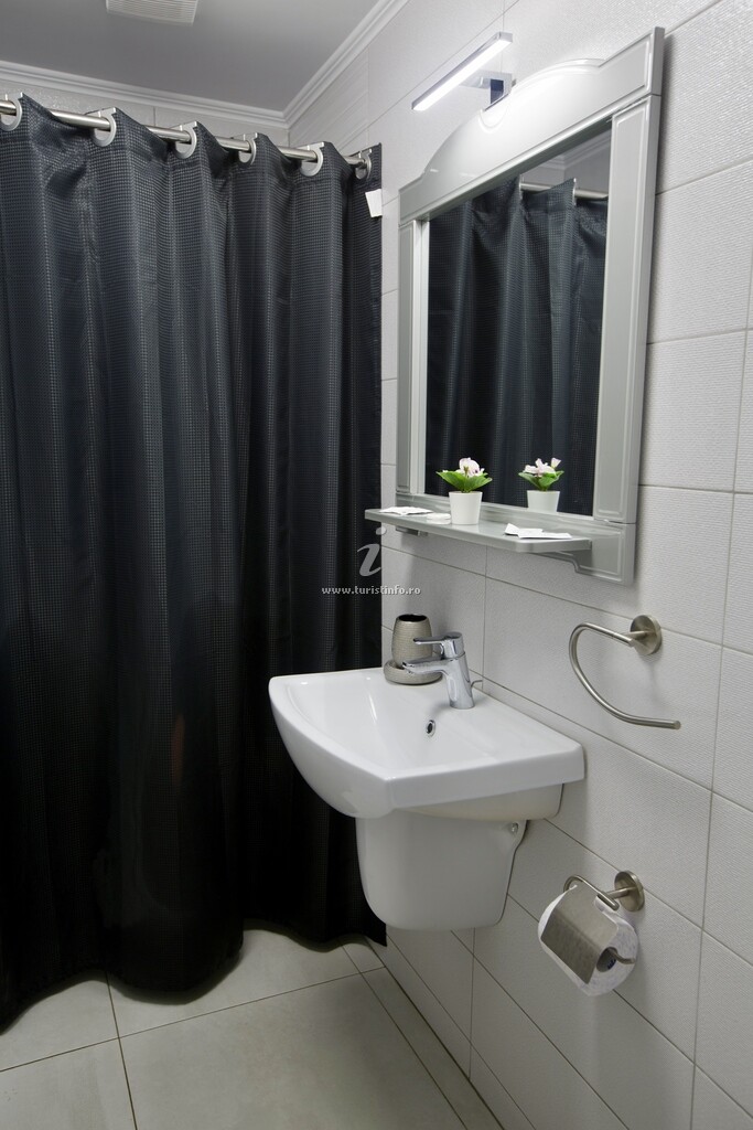 Camere de închiriat Leda