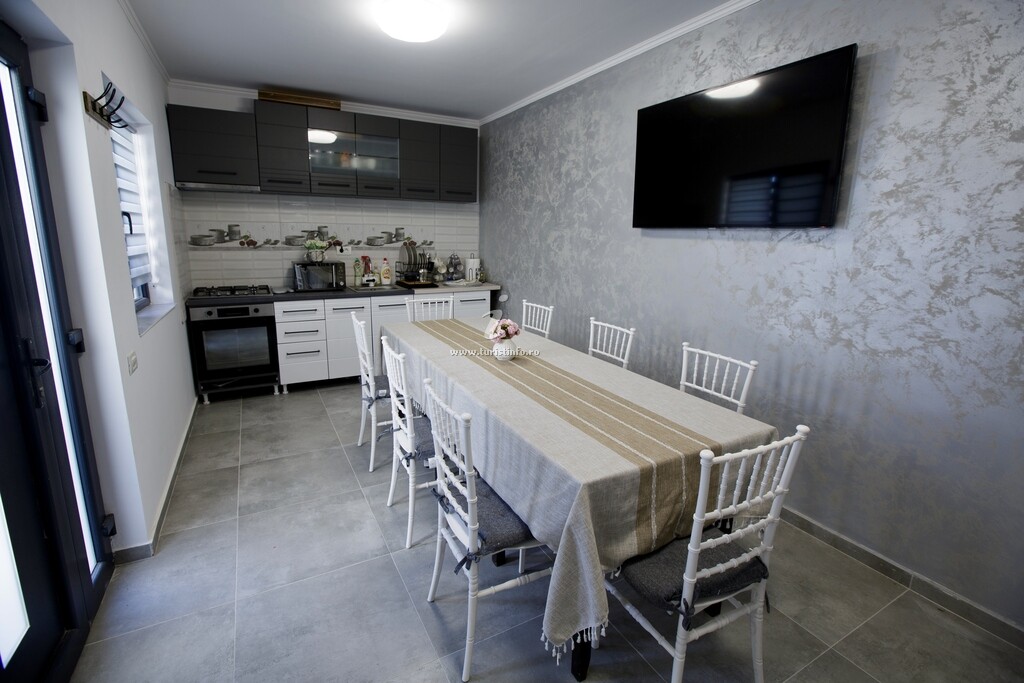 Camere de închiriat Leda