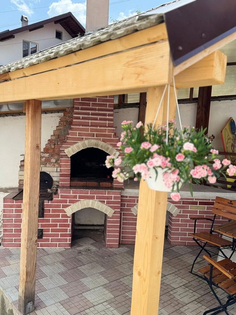 Casa la Nea Mărin