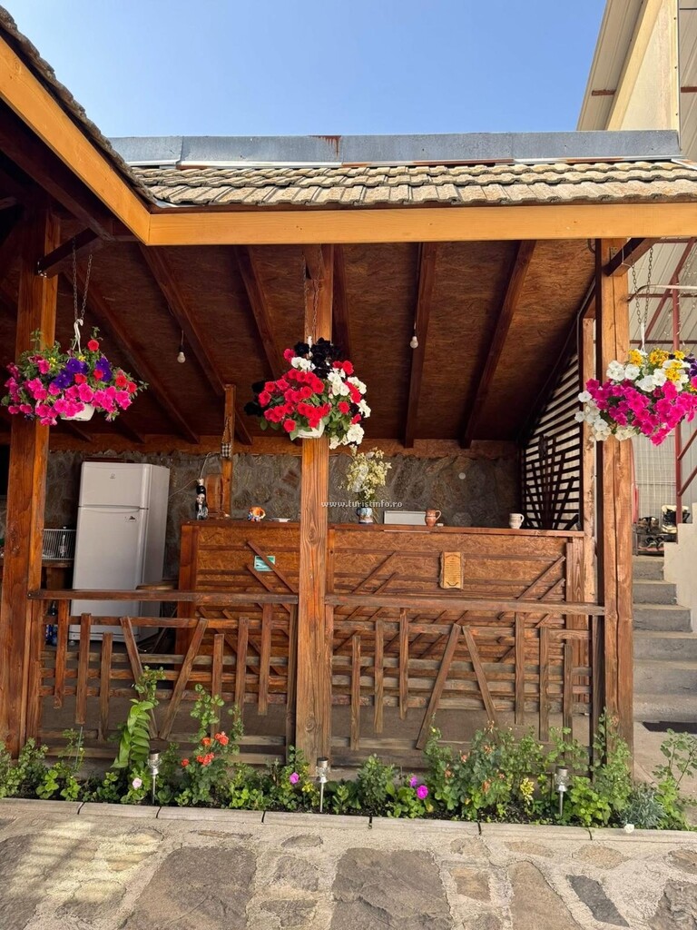 Casa la Nea Mărin