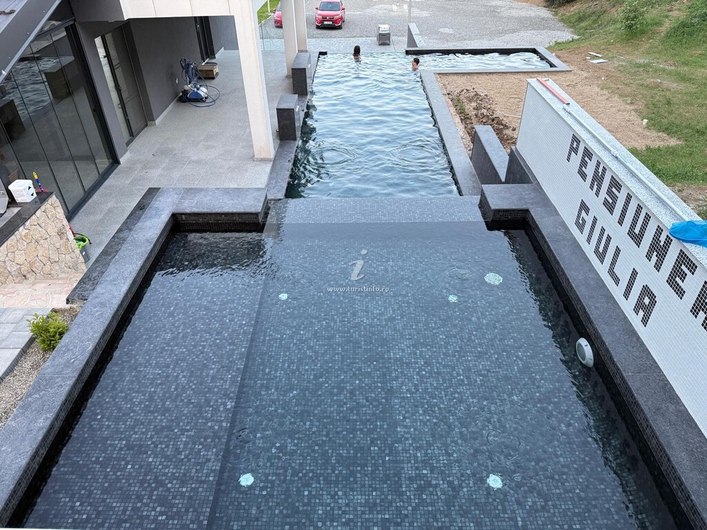 Pensiunea Giulia House