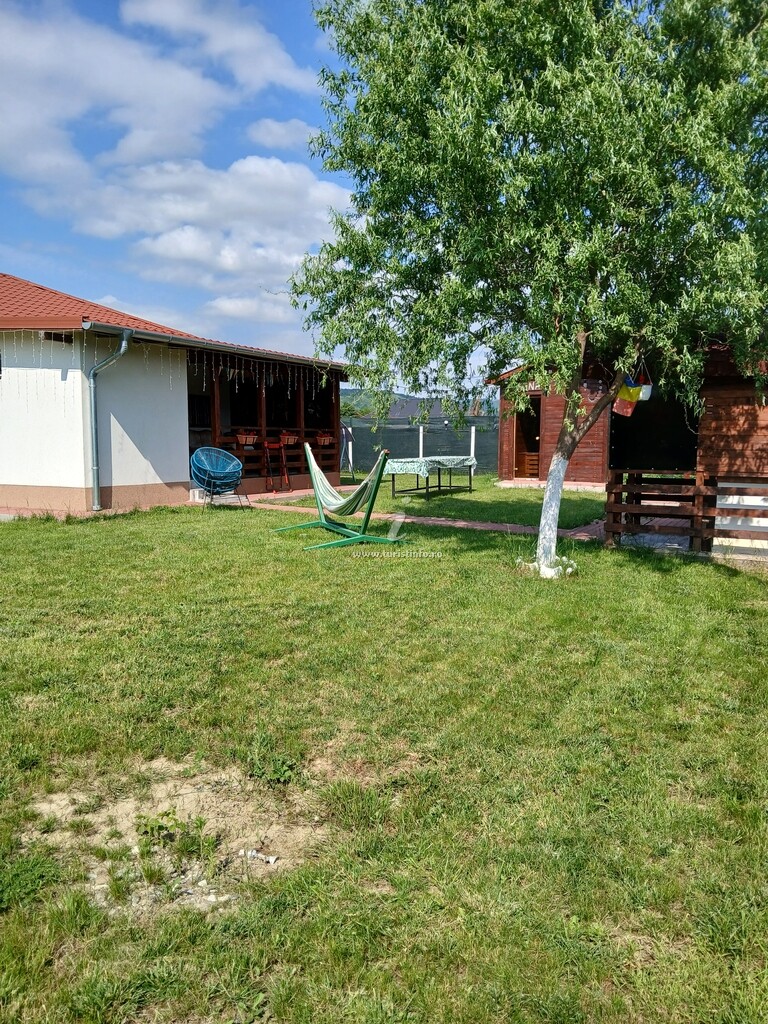 Casa de vacanță Desculti Prin Iarba
