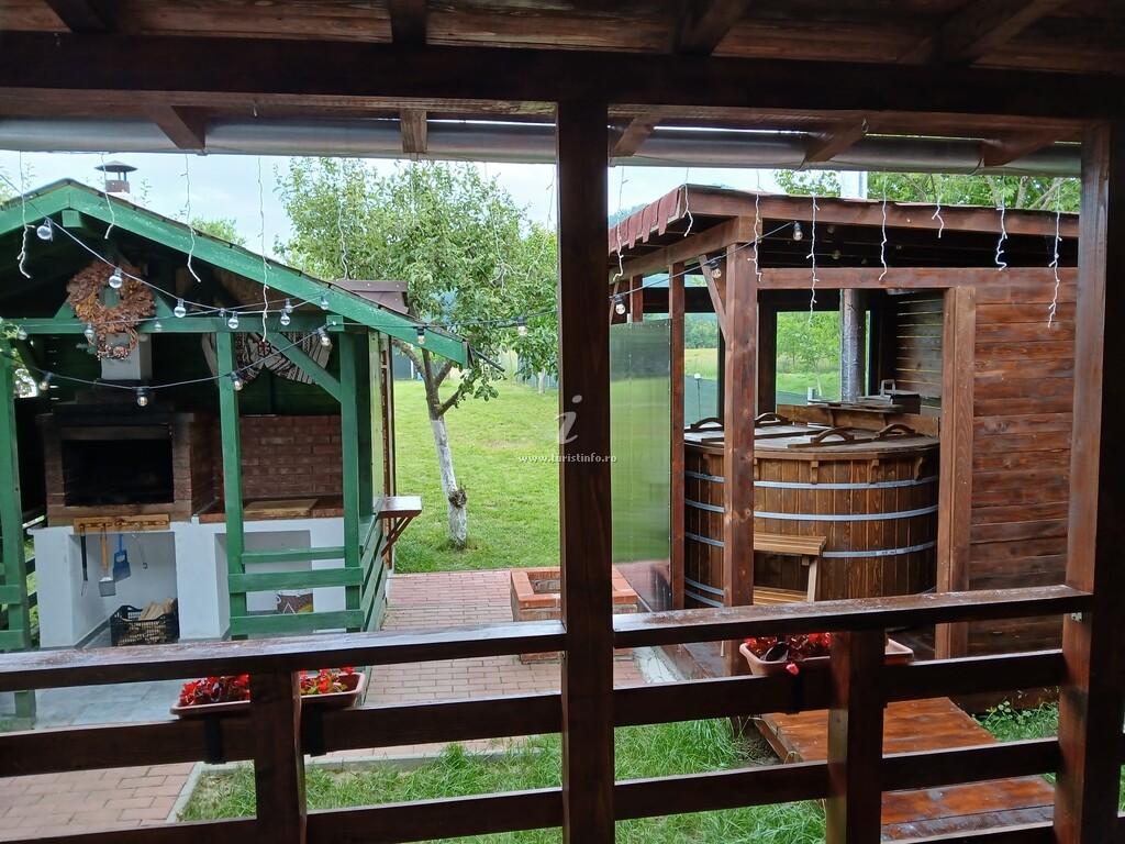 Casa de vacanță Desculti Prin Iarba