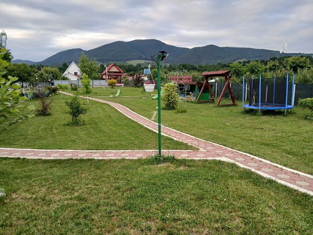 Casa de vacanță Desculti Prin Iarba