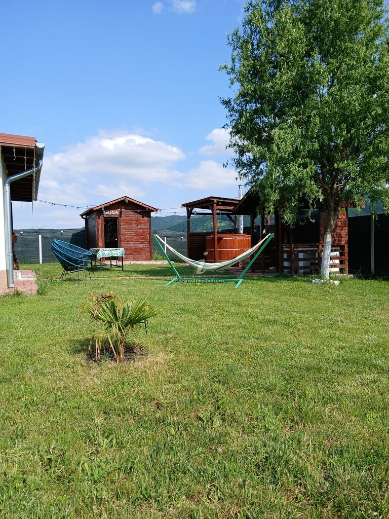 Casa de vacanță Desculti Prin Iarba