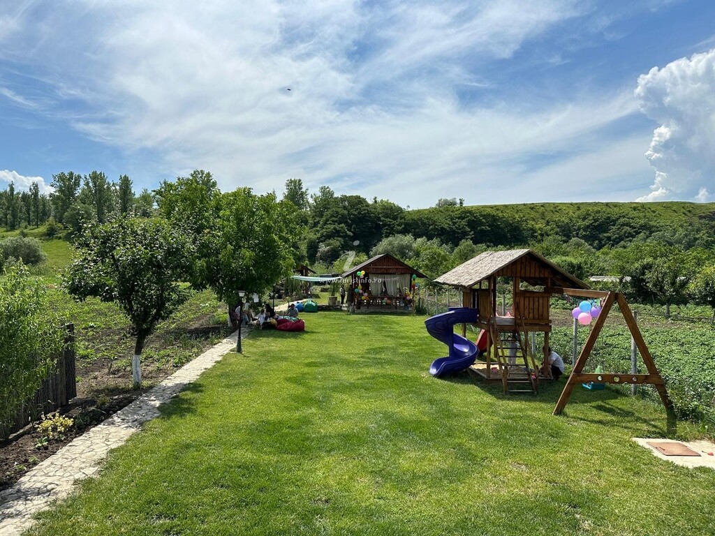 Pensiunea Casa de sub Stâncă