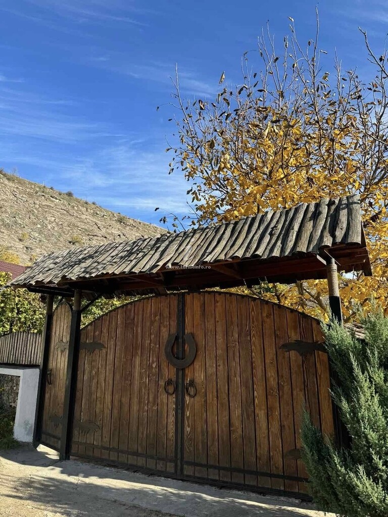 Pensiunea Casa de sub Stâncă