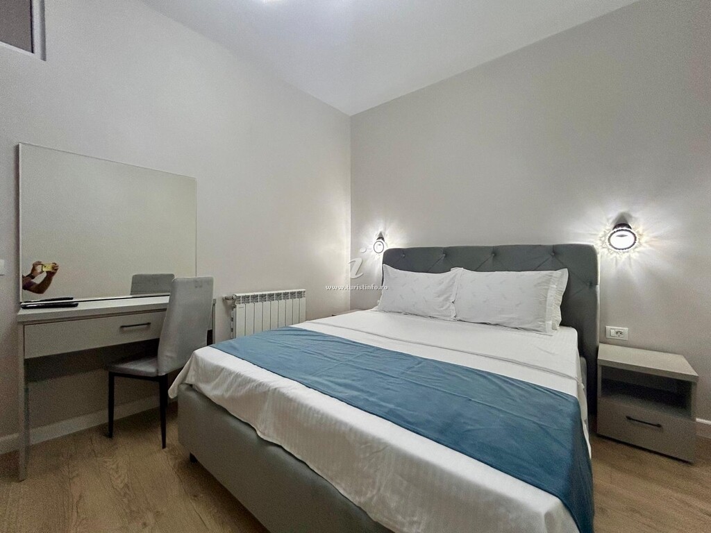 MaRaili's Port Apart