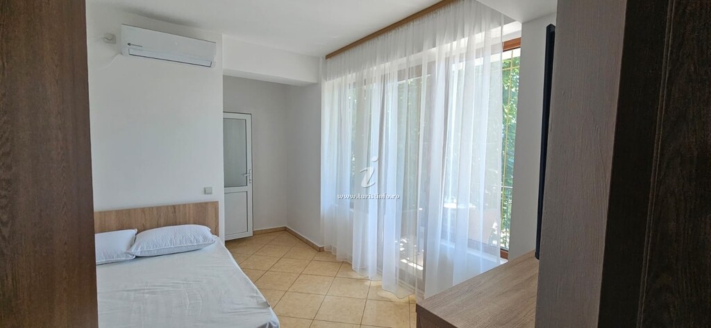 Camere de închiriat Costa-Tora