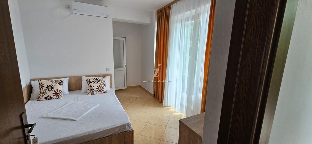 Camere de închiriat Costa-Tora