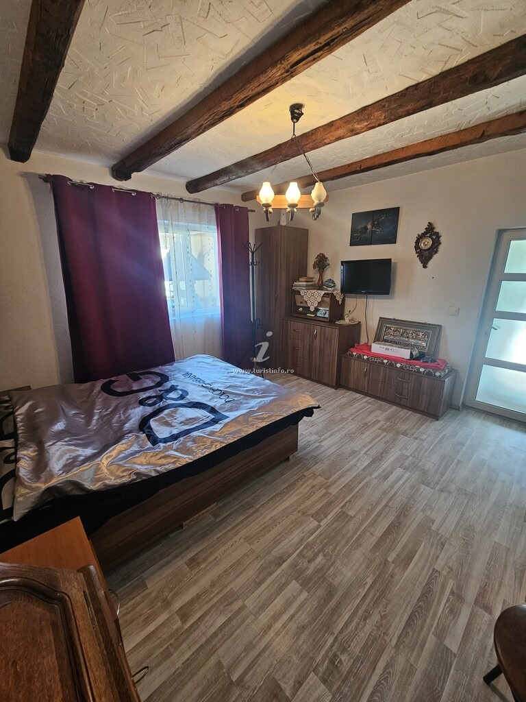 Casa Grad by Ciprian
