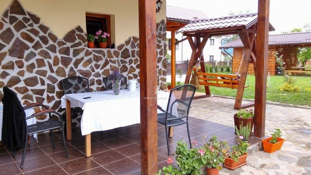 Casa Grad by Ciprian