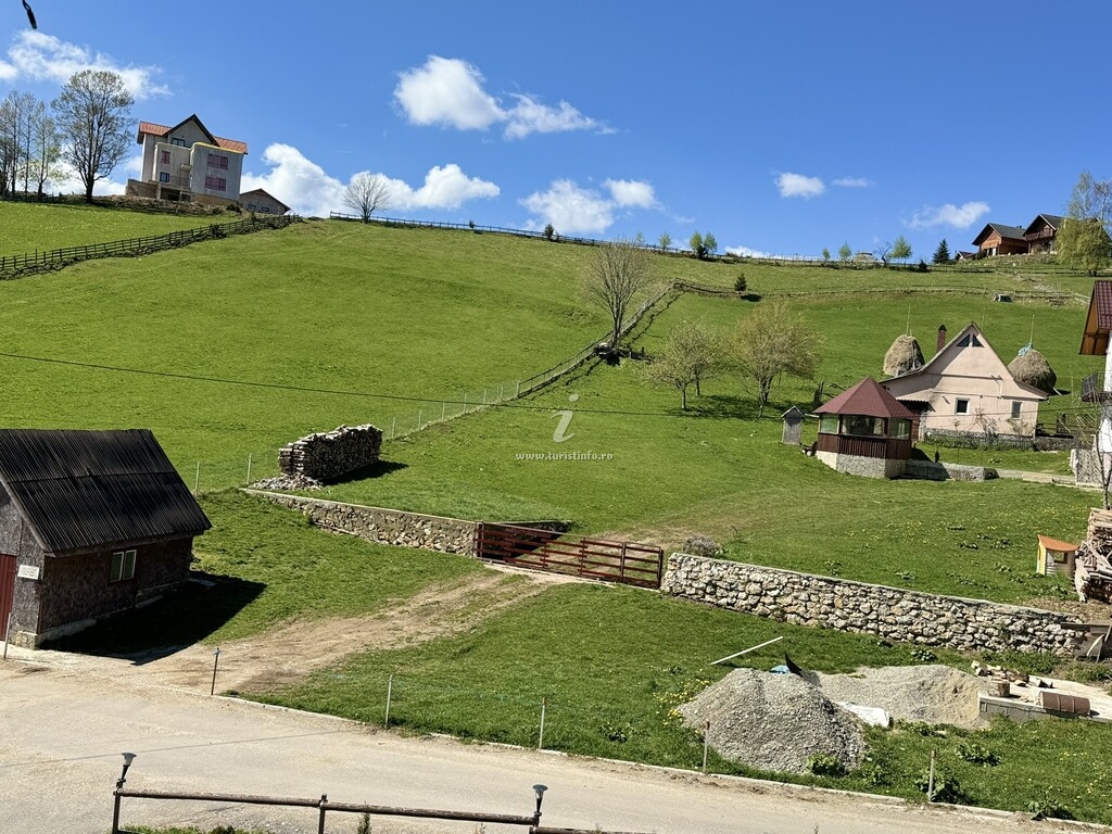 Pensiunea Ursul Cârcotaș