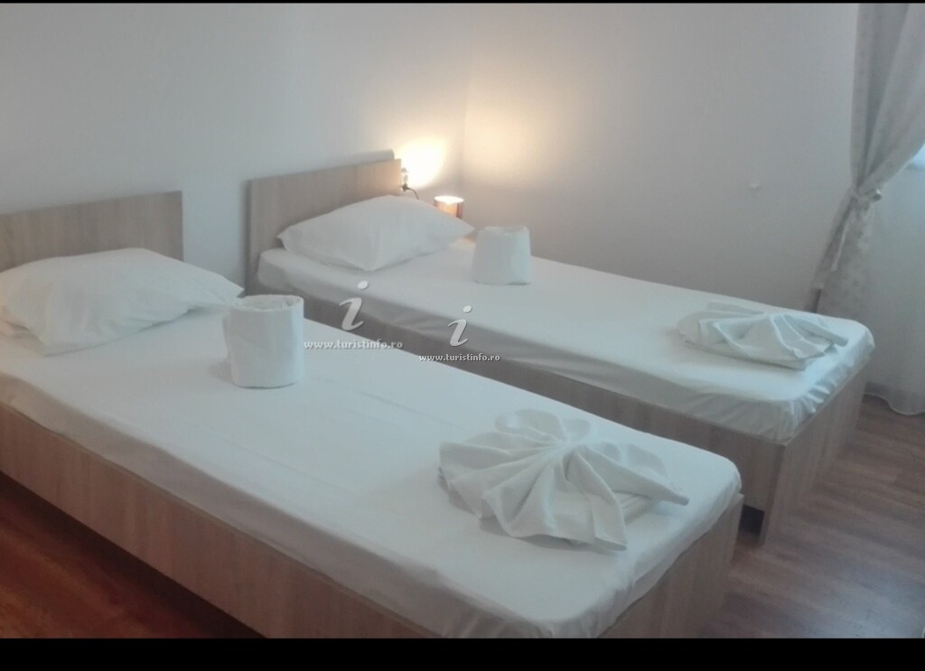 Camere de închiriat M&C