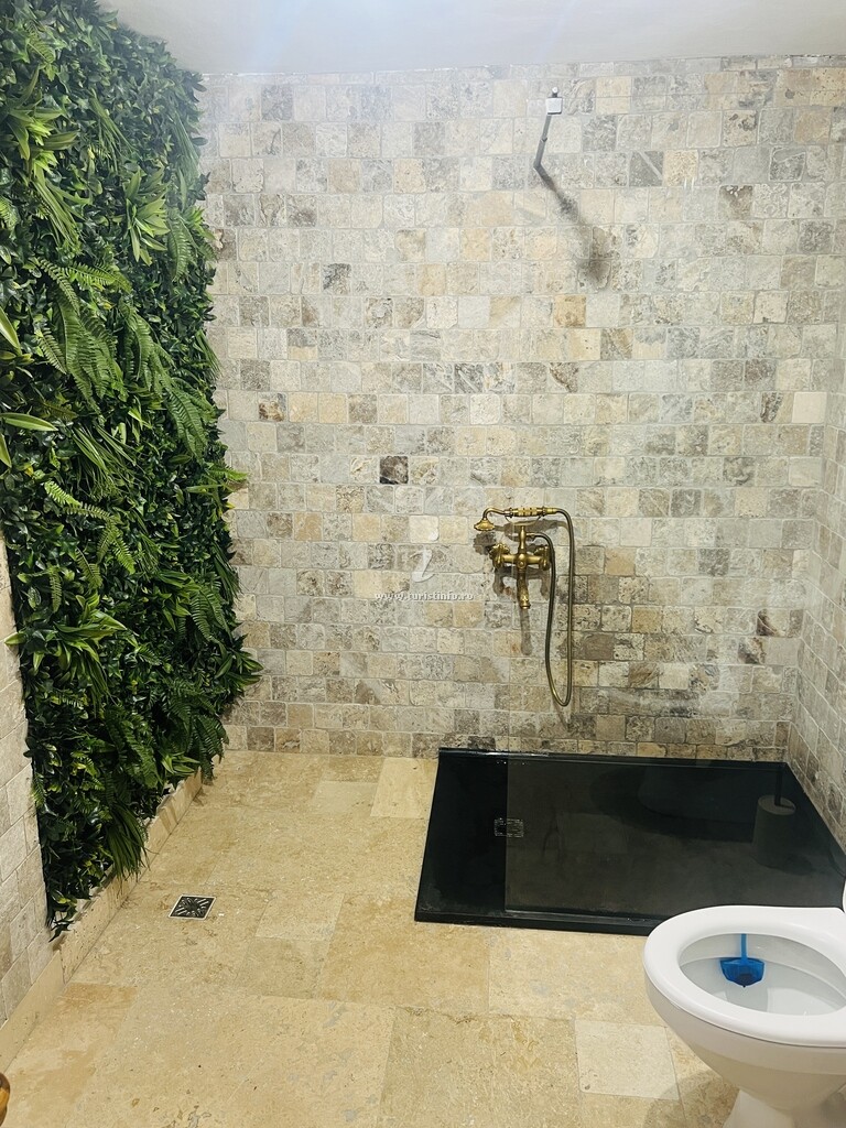 Conacul Perla Bratiei