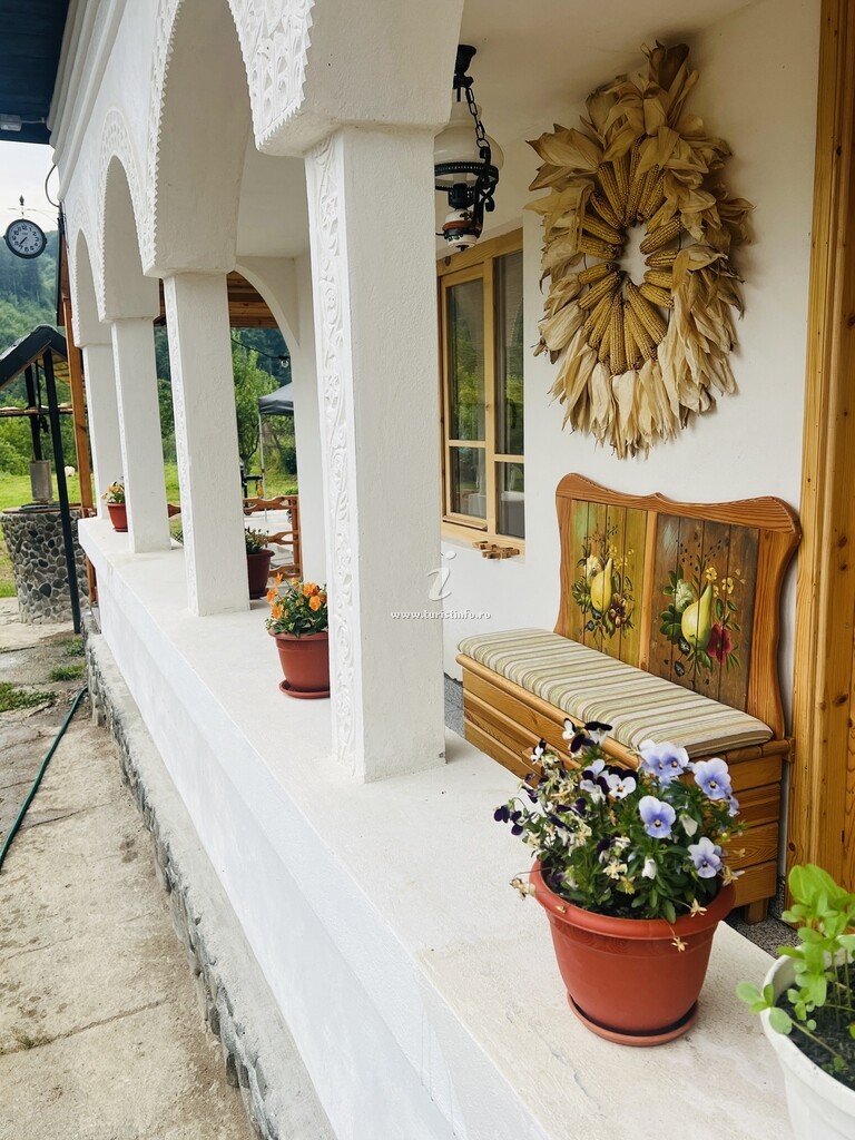 Conacul Perla Bratiei