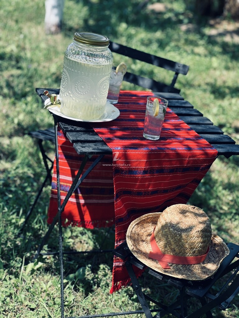Conacul Perla Bratiei