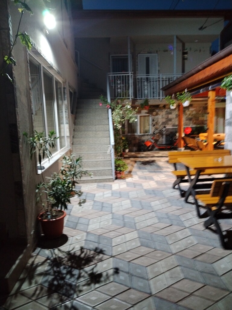 Camere de închiriat La Nea Rață