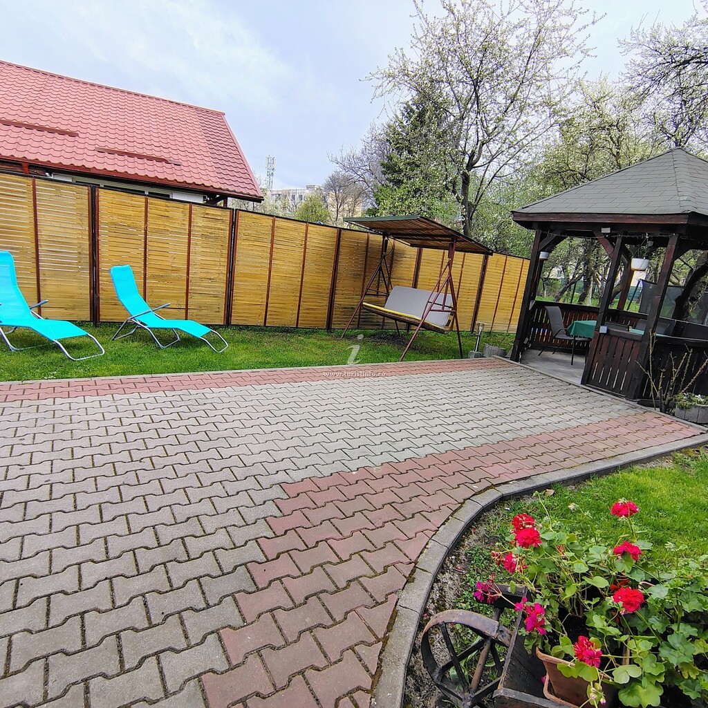 Studio Small House