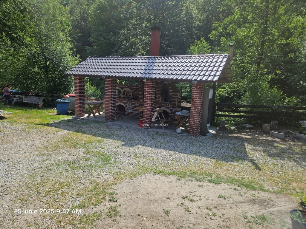 Camere de închiriat Casa Poienița