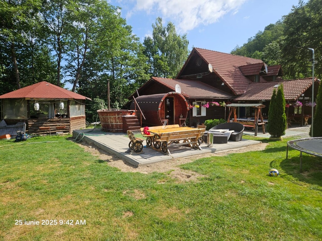 Camere de închiriat Casa Poienița