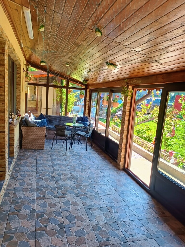 Camere de închiriat Casa Veselă