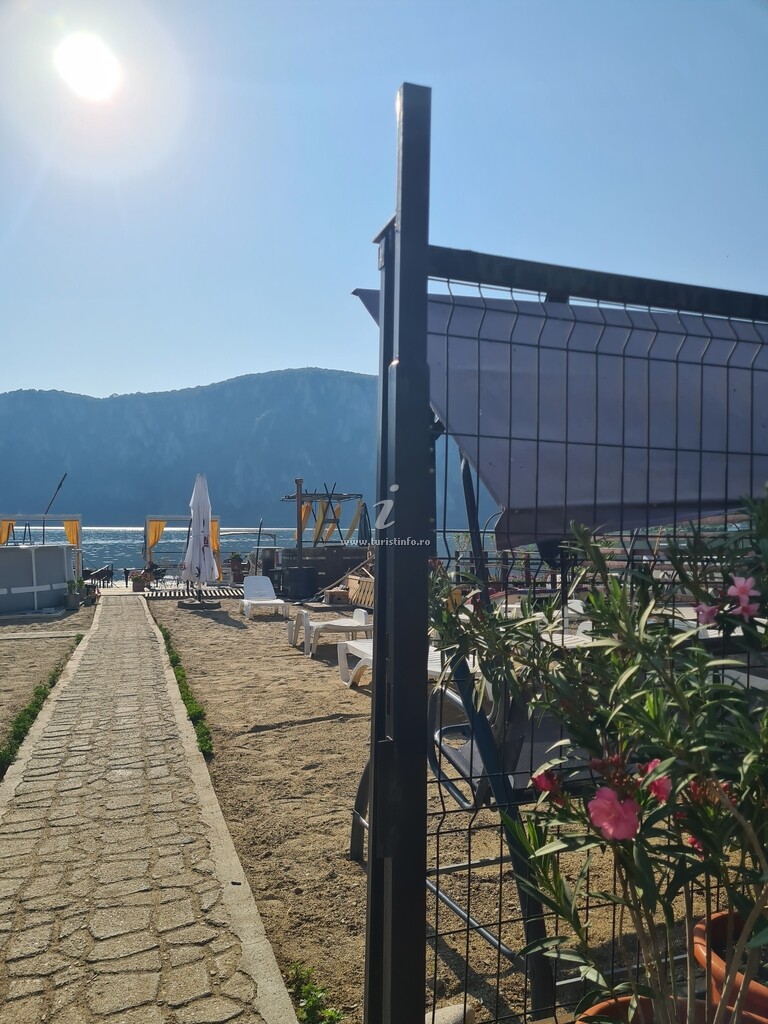 Casa Galbena