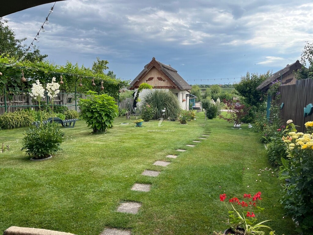 Casa de pe Lac