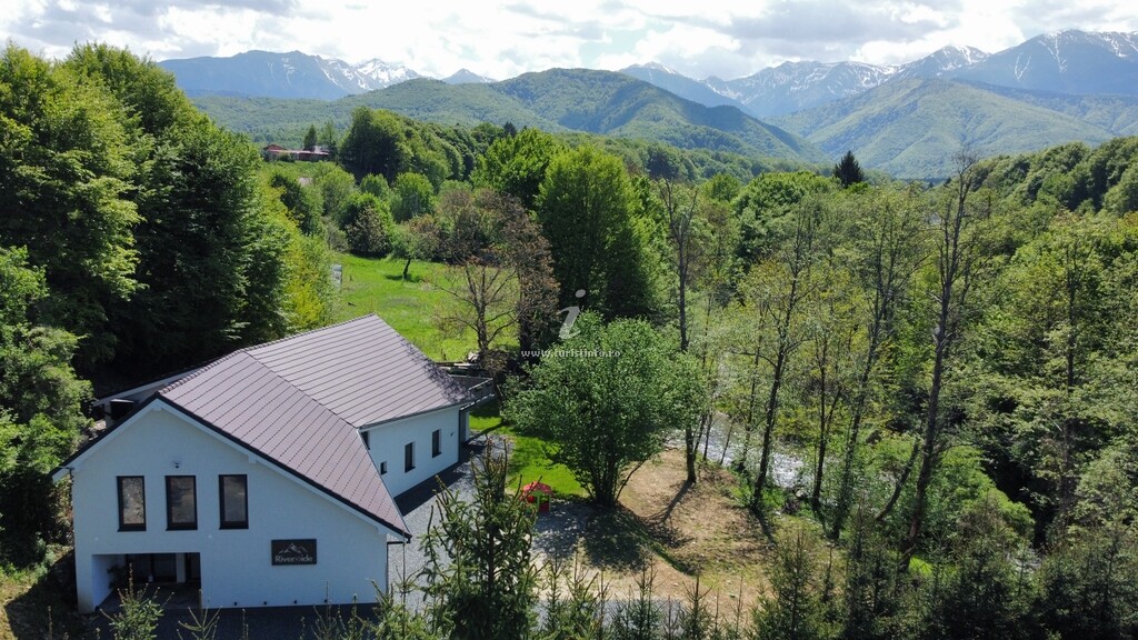 Casa de vacanță Riverside House