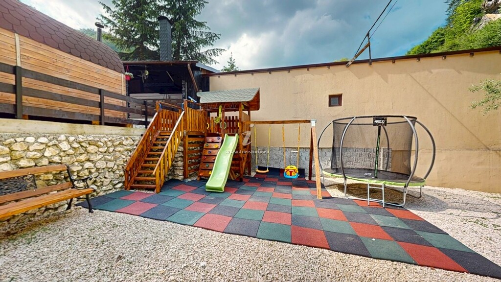 Eden Chalet