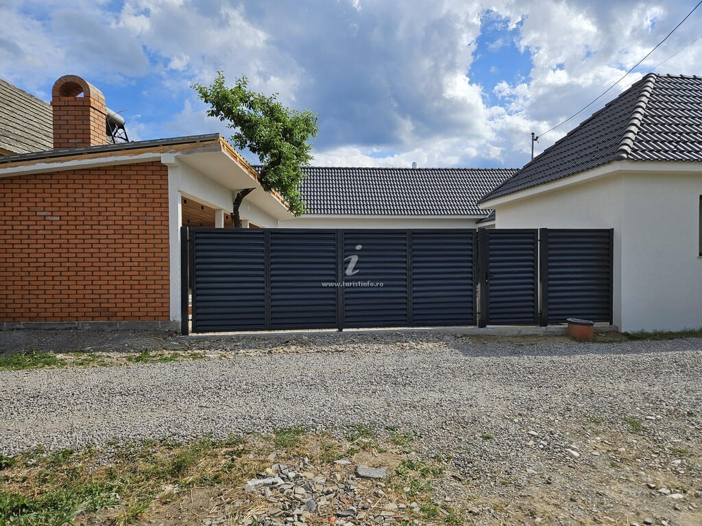 Casa de vacanță V-House